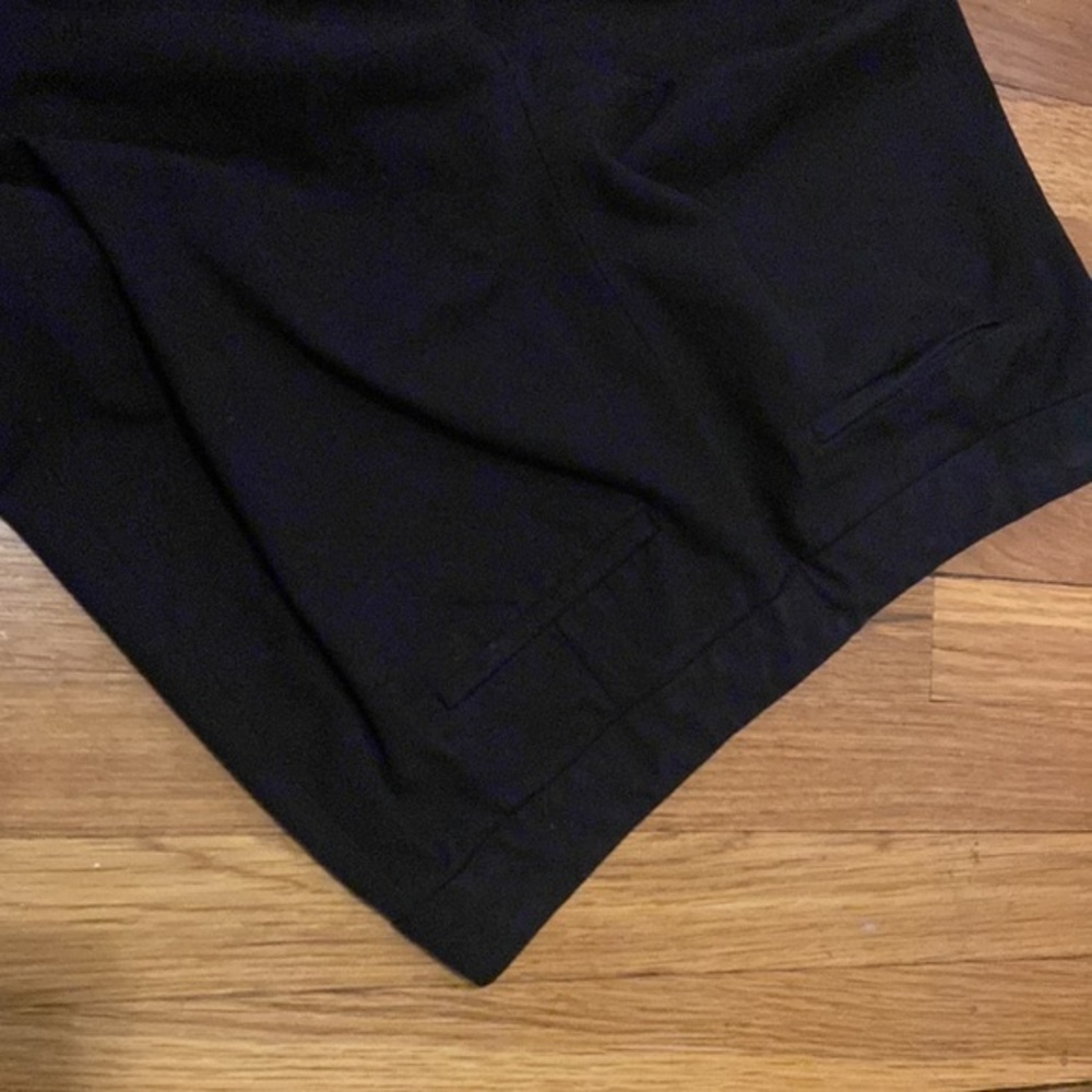 Elie Tahari black dress pants one seam needs repair on bottom of pant leg size 8 - Picture 6 of 6